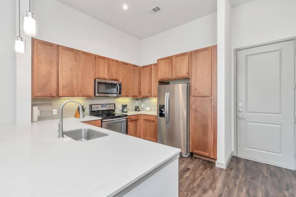 U1 Penthouse Downtown Houston Rental Car Available Apt 1Br 1Bth Gym Sleep Good מראה חיצוני תמונה